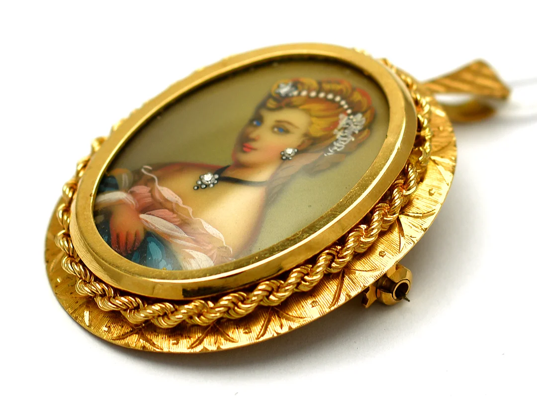 Brosch 18K 13,1g, med målat porträtt, stenar och plastglas, nålen ej guld — Smycken/Brosch — Kaplans