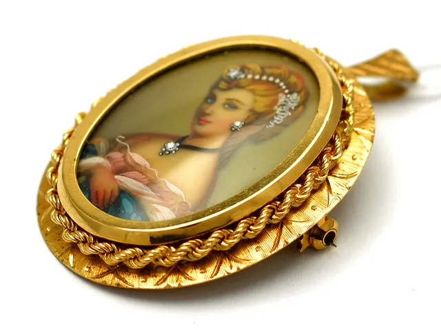 Brosch 18K 13,1g, med målat porträtt, stenar och plastglas, nålen ej guld