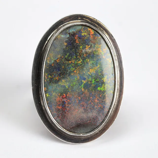 CECILIA JOHANSSON (1939-2022). RING, i sterling silver, med opal.