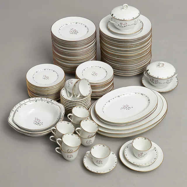LOUISE ADELBORG. Matservis, 94 delar, porslin, Nationalservisen, "Linnéa", Louis Adelborg, Rörstrand, 1956-1971.