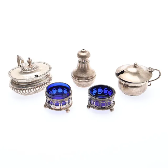 5 SILVER CRUET ITEMS.