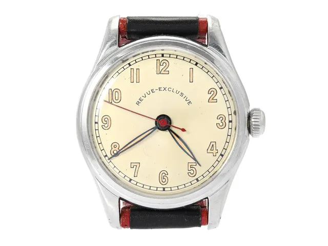 REVUE-EXCLUSIVE, herrur, 32 mm, Boett nr. 278058, stål, manuell, plexiglas, gravyr, läderband, ca 1947.