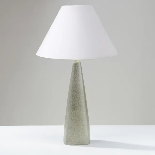 Bordlampe af glaseret keramik, europæisk lampeproducent, 1900-tallets anden halvdel.