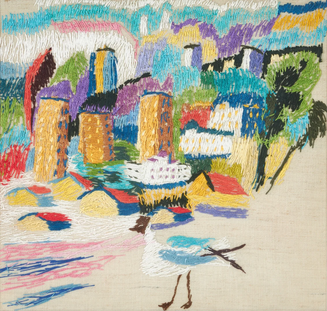 ESTER HENNING (Sverige, 1887-1985), Fågel bland höghus, 1960-tal, broderi. — Other — Crafoord Auktioner Stockholm