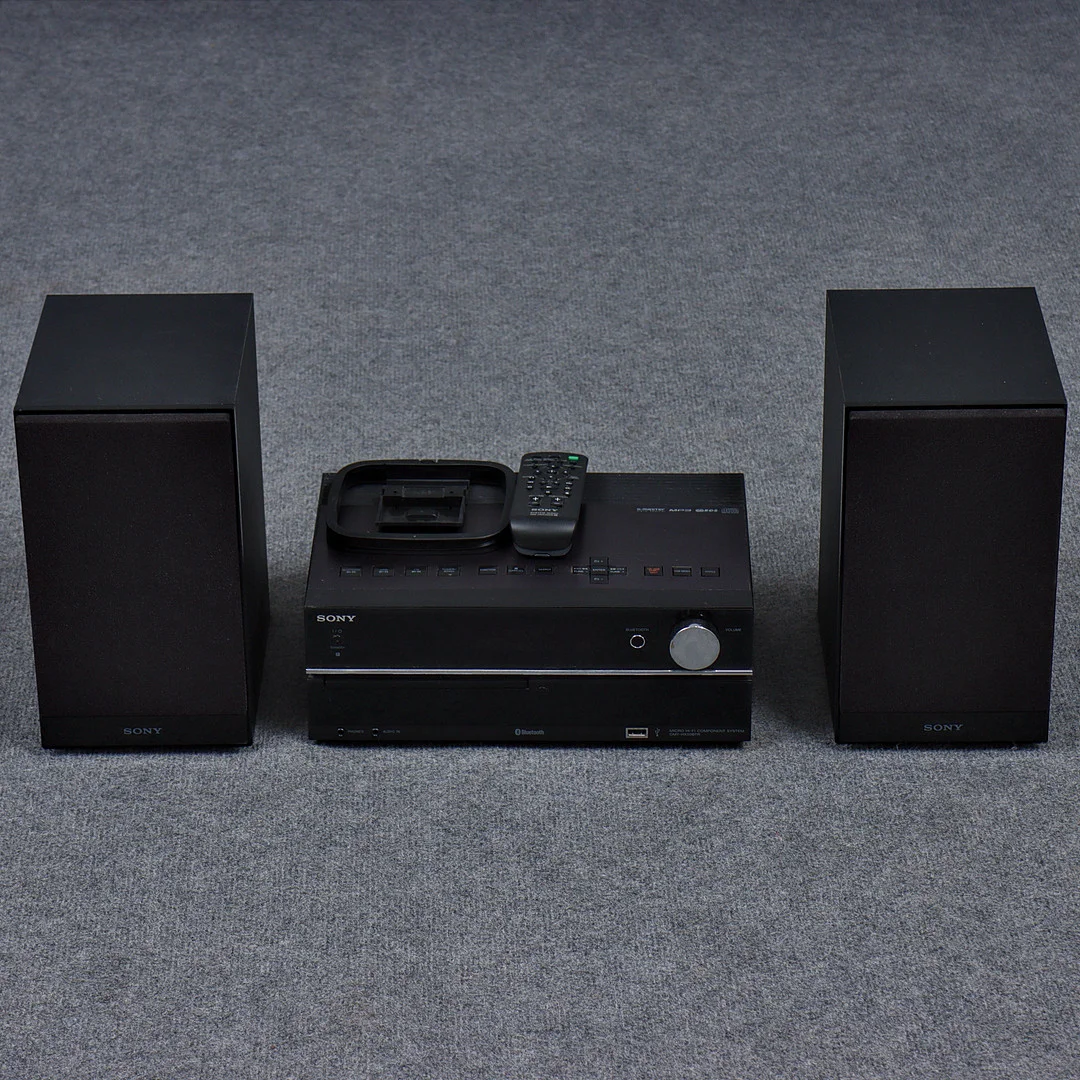 SONY HCD-HX50BTR COMPACT DISC RECEIVER MED FJÄRRKONTROLL OCH SONY HÖGTALARE SS-CHX50. — Audio, Vinyl & Hi-Fi — Auktionskammaren Sydost Kalmar