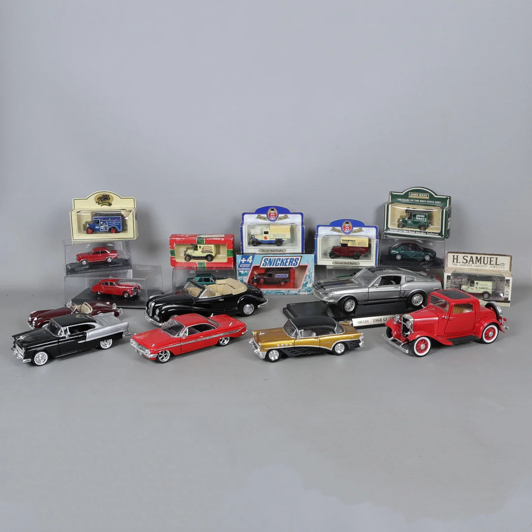 A COLLECTION OF DIECAST MODEL VEHICLES (QTY). — Model cars — Bishop & Miller