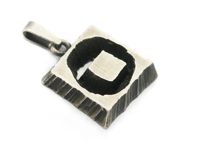 HÄNGE, silver, längd 2,6 cm, Finland, vikt 3,7 g.