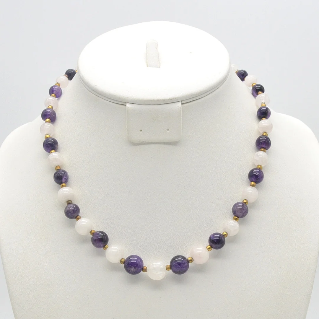 AMETHYST UND BERGKRISTALL, VERGOLDETE METALLPERLEN, VERGOLDETER SCHRAUBVERSCHLUSS, VINTAGE, CA. 42 CM. — Necklace — Kunst- und Auktionshaus Kleinhenz