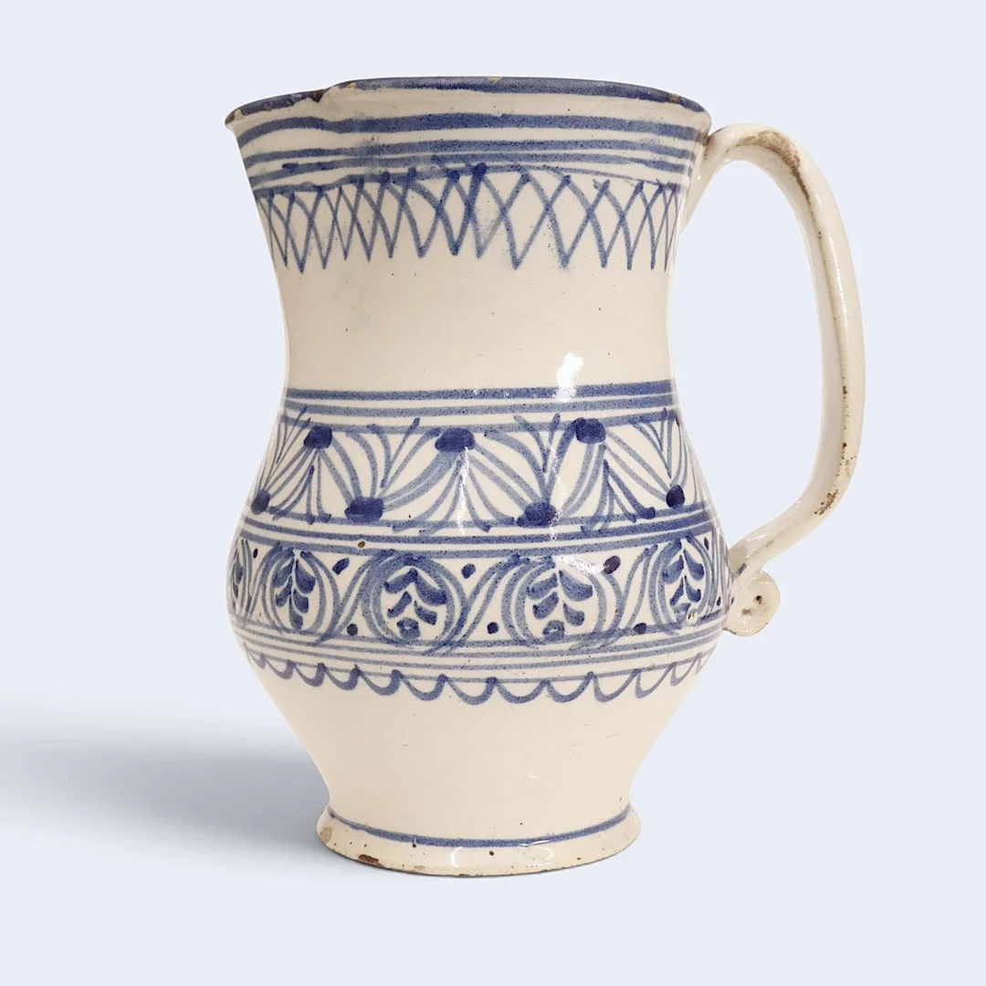 Jarra en loza valenciana del siglo XIX. — European — Barcelona Auctions