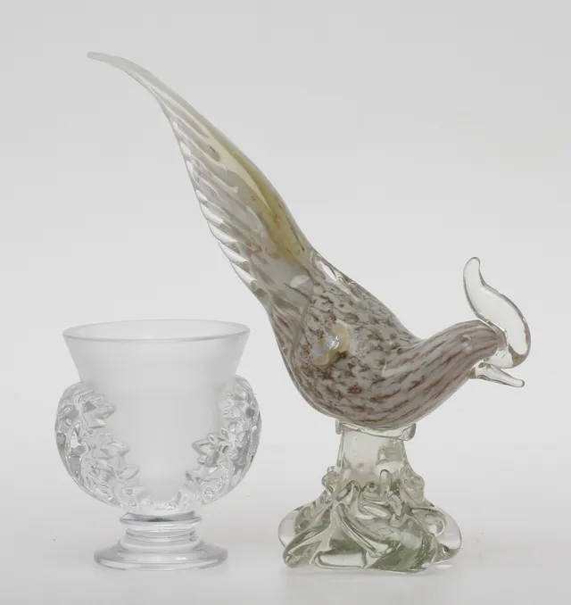 VAS, glas, Lalique samt FÅGEL, glas, Murano, 1900-tal.