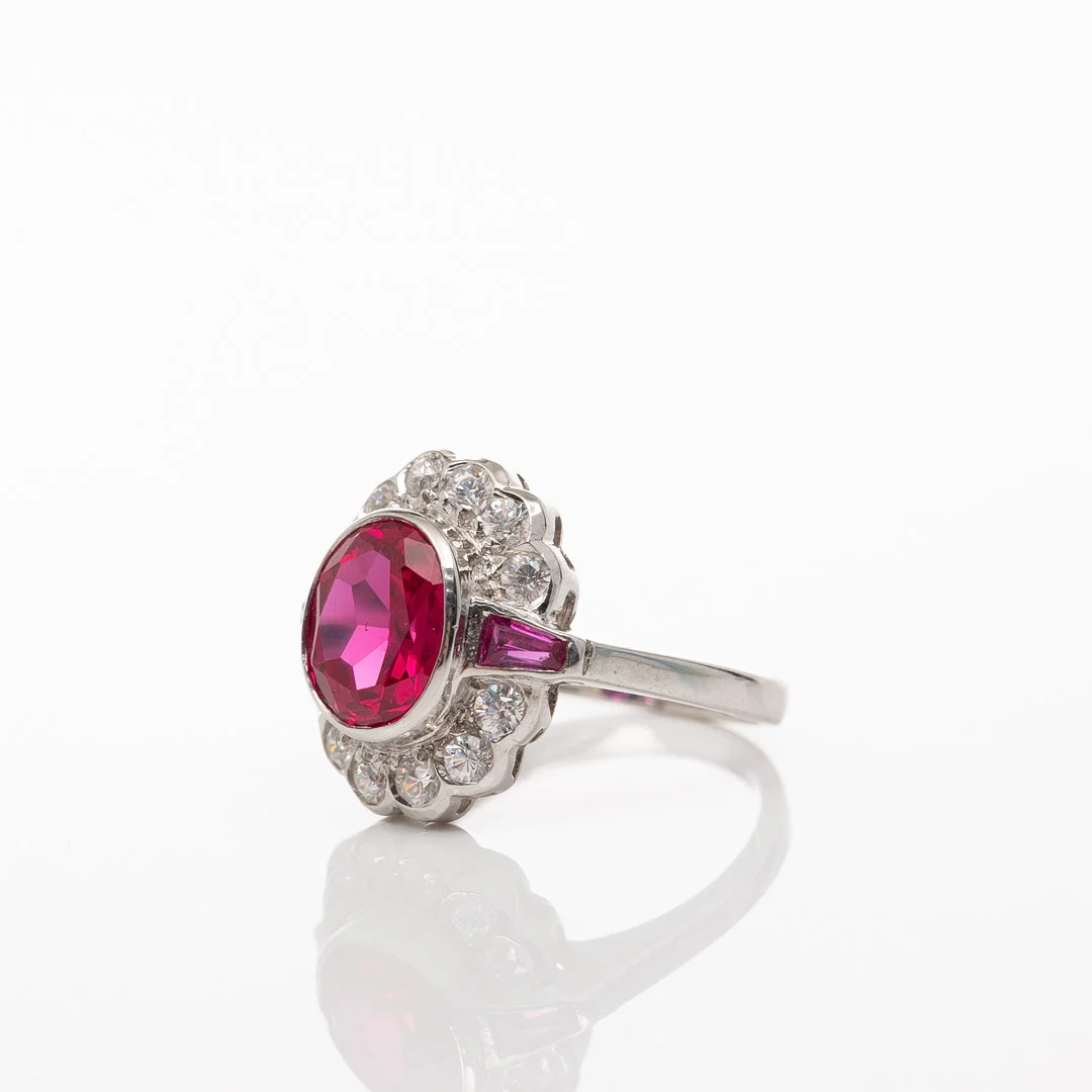 RING, Sterlingsilver, Syntetiska rubiner, cubic zirkoner. — Rings — Garpenhus Auktioner