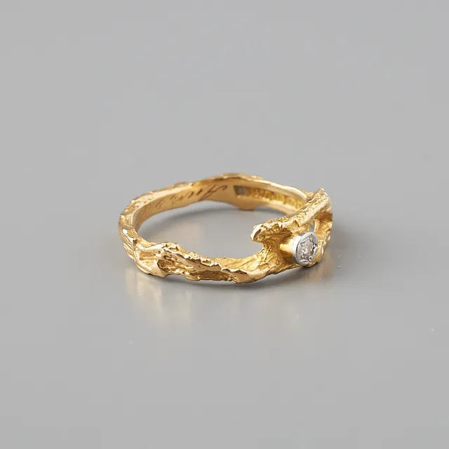 BJÖRN WECKSTRÖM. RING, Diamantdamm, åttkantslipad diamant, 18K guld, Lapponia 1990.
