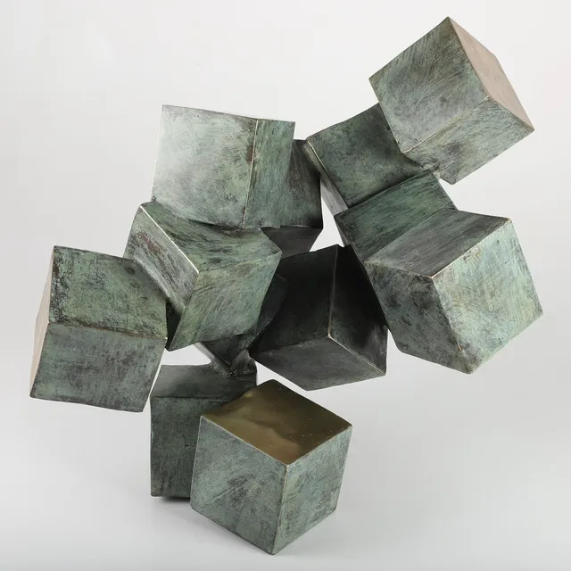 ANDREAS WARGENBRANT. Skulptur, "Cubes II", grönpatinerad brons, brickmärkt och handsignerad.