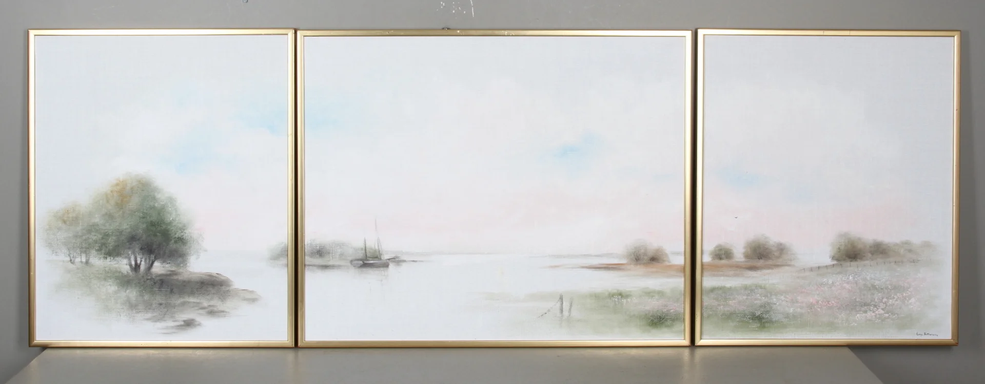INGE PETTERSSON. Landskap med blommande äng, segelbåt och träd. Triptyk. Olja på duk. Signerad. — Paintings — Gomér & Andersson Linköping