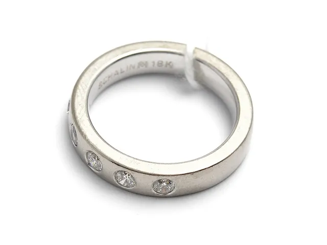 Ring vitguld 18K 7,5g Ø16 med diamanter 5xca.0,06ct