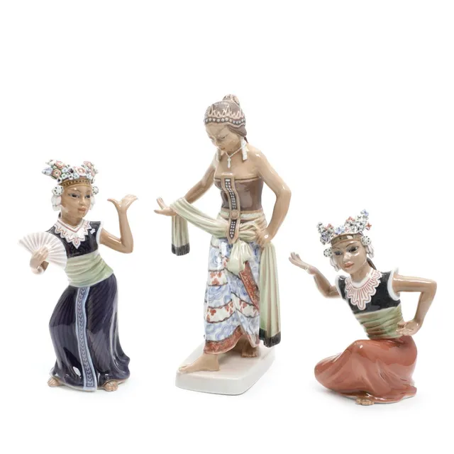 Jens Peter Dahl-Jensen: Three porcelain figurines, decorated with underglaze colours. Dahl-Jensen. H. 15–24 cm. (3)