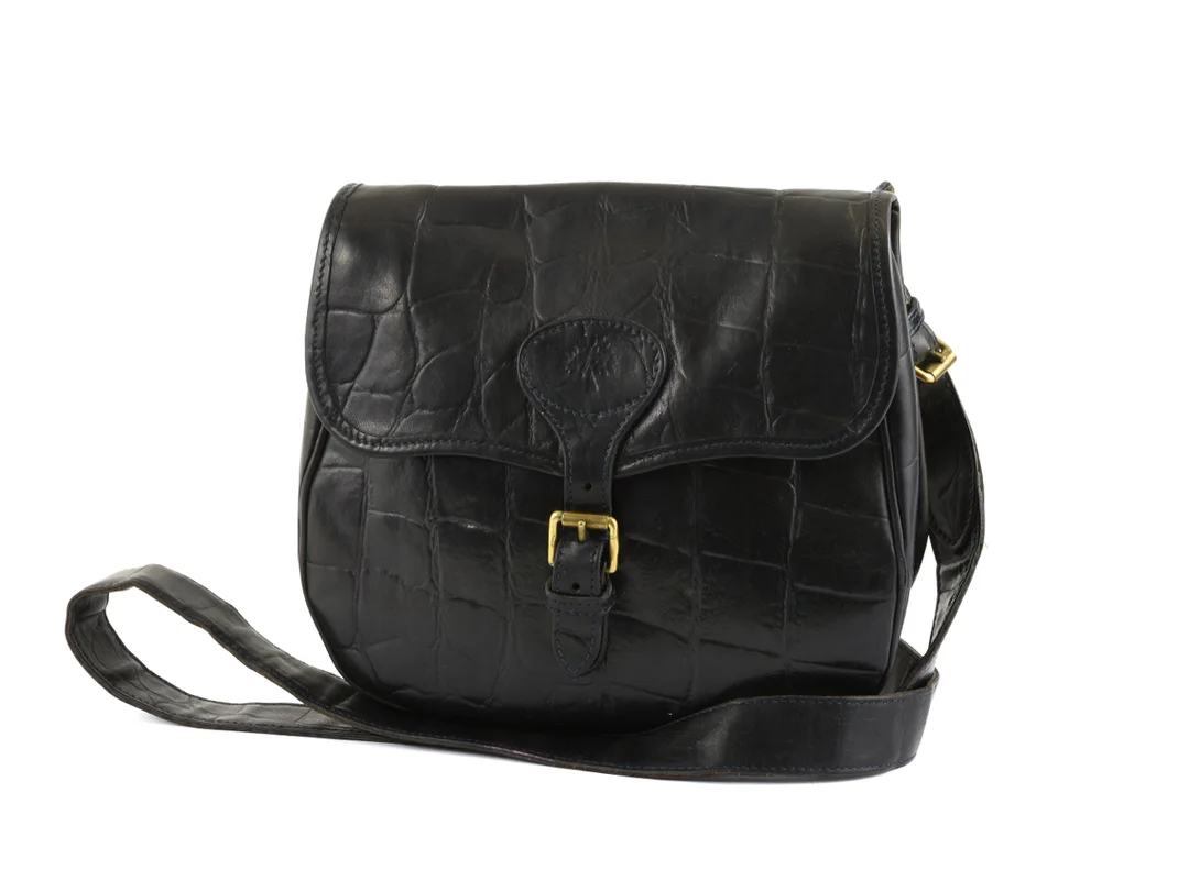 VÄSKA, MULBERRY, vintage, svart präglat läder, kongo, 24x21x 7cm, visst slitage — Accessoarer/Väskor — Kaplans