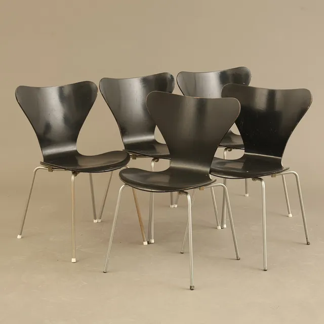 ARNE JACOBSEN. Stolar, 5 stycken, "Sjuan", Fritz Hansen, Danmark, 1960 och 1970-tal.