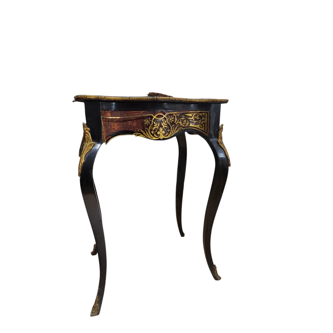 Mesa auxiliar estilo Napoleón III. Segunda mitad siglo XIX. — Tables — Arce Auctions