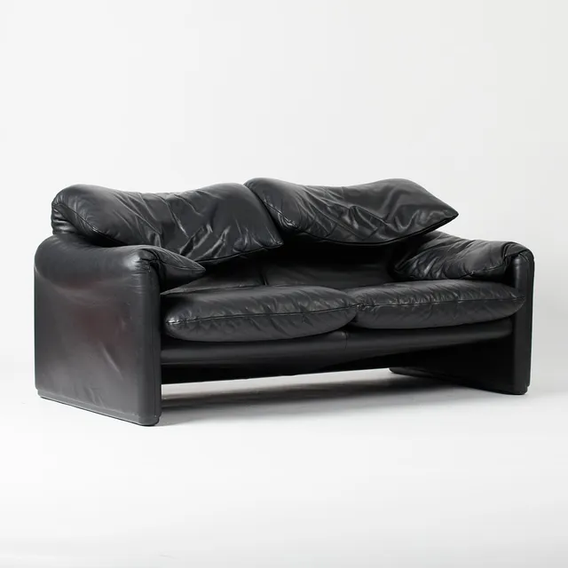 VICO MAGISTRETTI. Cassina, Zweisitzer-Sofa / Couch, Modell 'Maralunga', Stahl, Leder, Entwurf 1973, Italien.