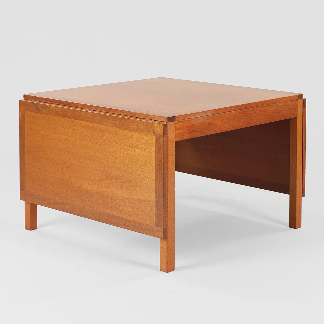 BØRGE MOGENSEN. Rektangulært sofabord af mahogni med klapper. Fremstillet hos Fredericia Stolefabrik, model '5360'. — Coffee Tables — Palsgaard Kunstauktioner