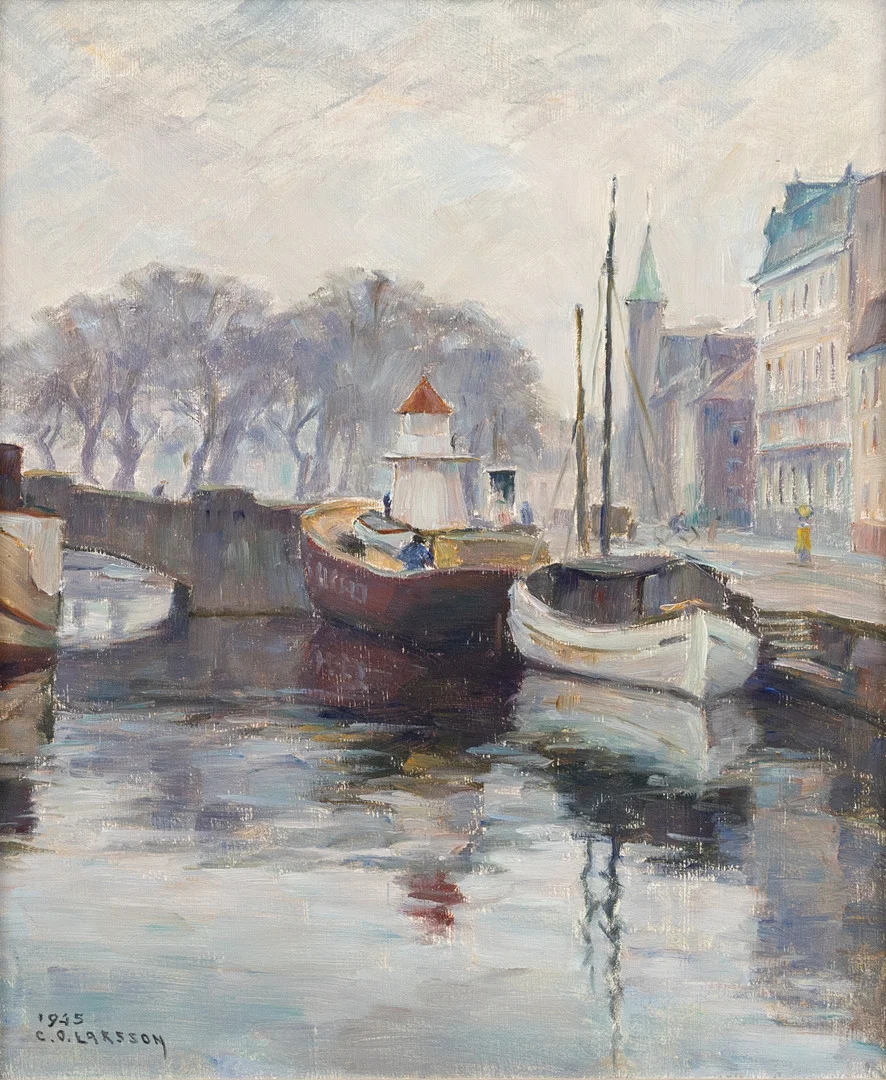 CARL OSCAR LARSSON. Norra Vallgatan, Malmö, olja på pannå, signerad och daterad 1945. — Paintings — Garpenhus Auktioner