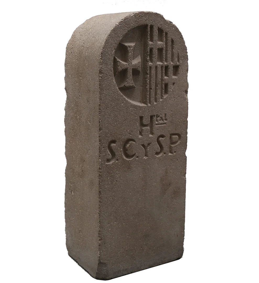 Limestone landmark of Hospital de la Santa Creu i Sant Pau, first decade of the 20th Century. — Sculptures & Bronzes — Balclis