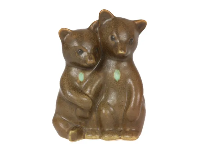 Knud Basse: Stoneware figurine group with two bears