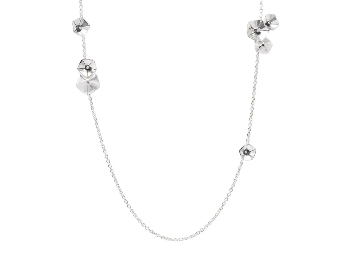 EFVA ATTLING, collier, sleeping beaty, längd 80 cm, vikt 21,8 g. — Smycken/Collier — Kaplans