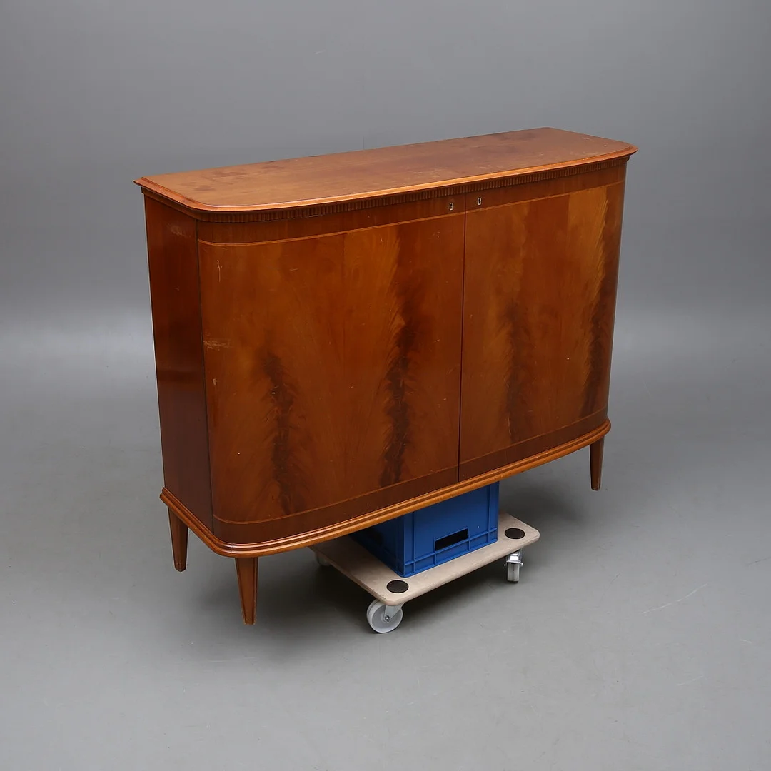 SKÄNK, Swedish Modern, mahognyfanér, 1940/1950-tal. — Cupboards, Cabinets & Shelves — Auktionshuset Kolonn
