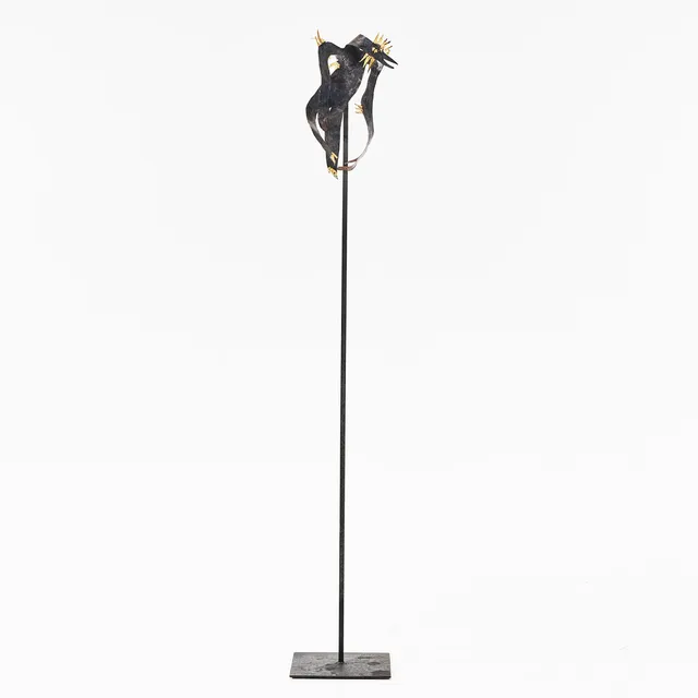 KARIN WARD (FÖDD 1940). "Faraoväsen", skulptur, kopparplåt, ställvis förgylld.