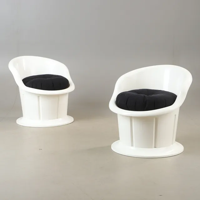KNUT OCH MARIANNE HAGBERG. Fåtöljer, 1 par, "Popptorp", plast, IKEA, 2000-tal.
