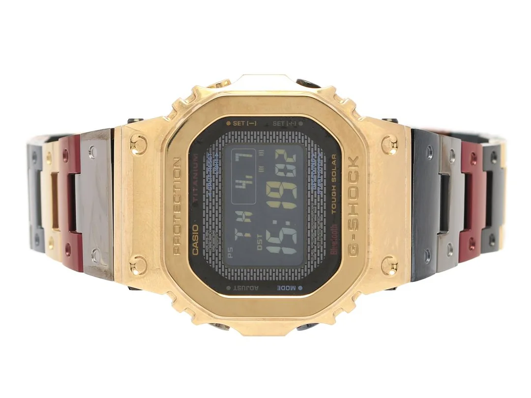 CASIO, G-Schock, "Connected", Serie nr. 201E035A, Ref nr. GMW-B5000TR-9ER, unisex, 43,2 mm, titan, quartz (Tough Solar), safirglas, digital, originallänk (DLC), viklås, cert, januari 2022, box, ytterkartong. Limiterad. — Klockor/Casio — Kaplans