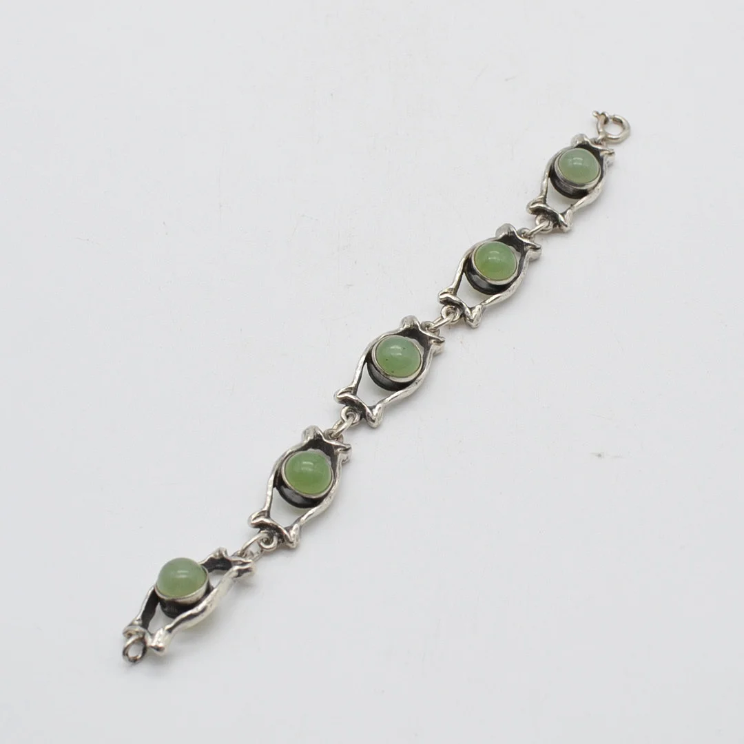 835ER SILBERARMBAND MIT 5 JADE CABOCHONS - UNLESERLICH SIGNIERT. — Bracelets — Kunst- und Auktionshaus Kleinhenz