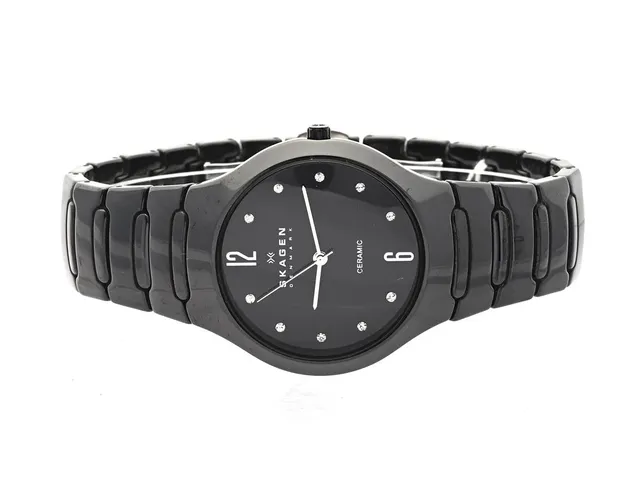 Skagen Denmark Ceramic Ø35mm quartz boettnr: 817SBXBC repigt glas.
