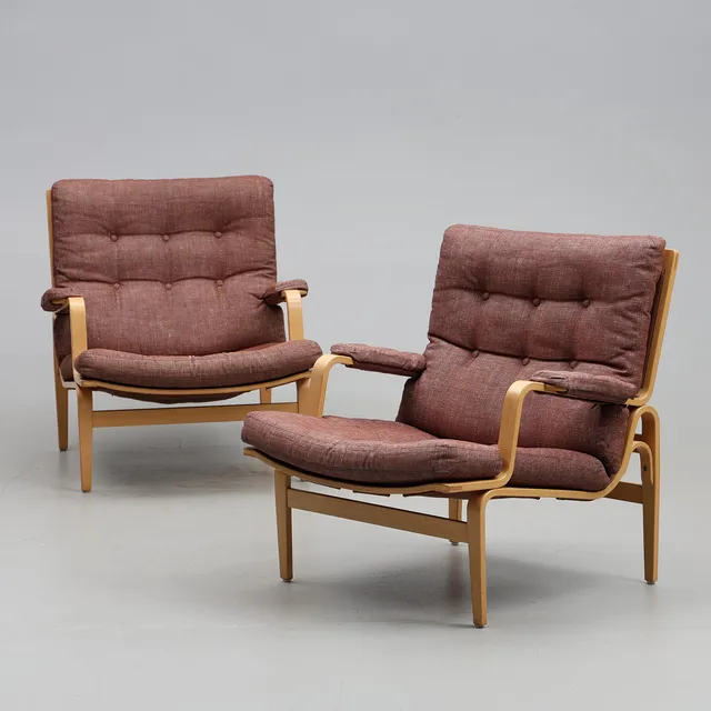 BRUNO MATHSSON. Fåtöljer, ett par, "Ingrid", Dux, 1960/70-tal, stomme i bok.