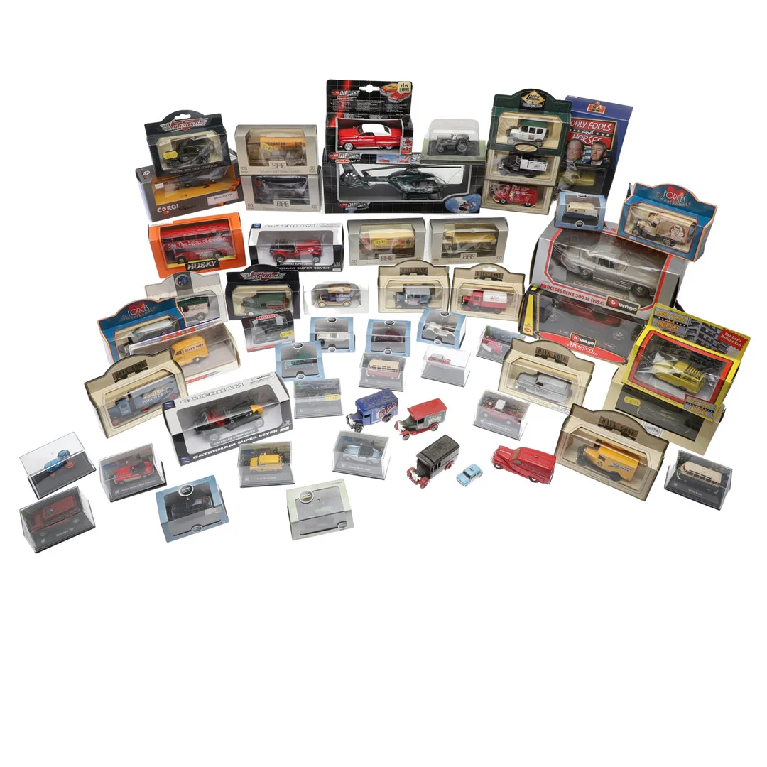 BOXED DIE CAST MODEL CARS - INCLUDING BURAGO & CORGI. — Model cars — Lawrences Auctioneers