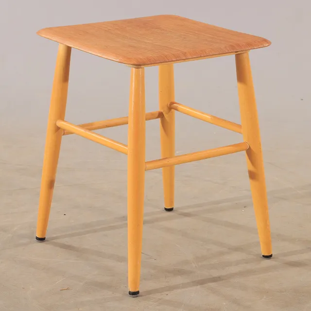 ILMARI TAPIOVAARA. Pall, ”Fanett", teak/bok, Edsbyverken, etikett samt brännmärkt.