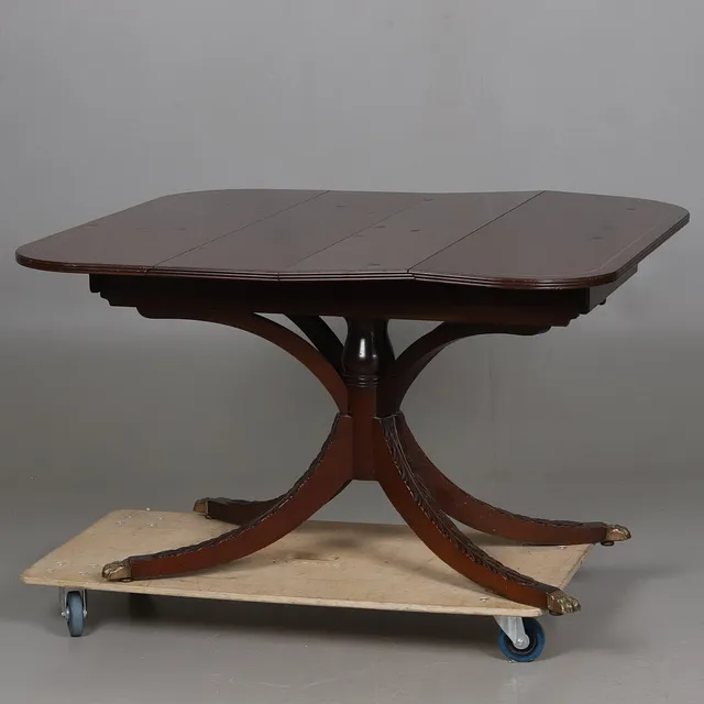 MATSALSBORD, utdragbart, Charak Furniture Bofton England, 1900-talets första hälft.