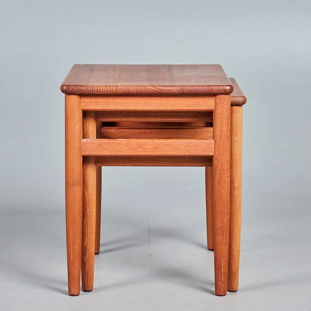 Zwei Satztische / Beistelltische, Teak, 1960er Jahre, Dänemark (2).
