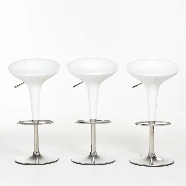 STEFANO GIOVANNONI. Barstolar, 3 st, "Bombo Stool", gjuten ABS samt underrede och fotstöd i kromat stål, ställbar höjd, Italien, Magis.