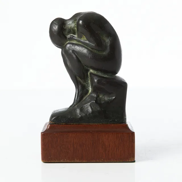 HALVAR FRISENDAHL (1889-1953). Skulptur, "Sorg", signerad H Friesendahl, patinerad brons, monterad på träsockel.