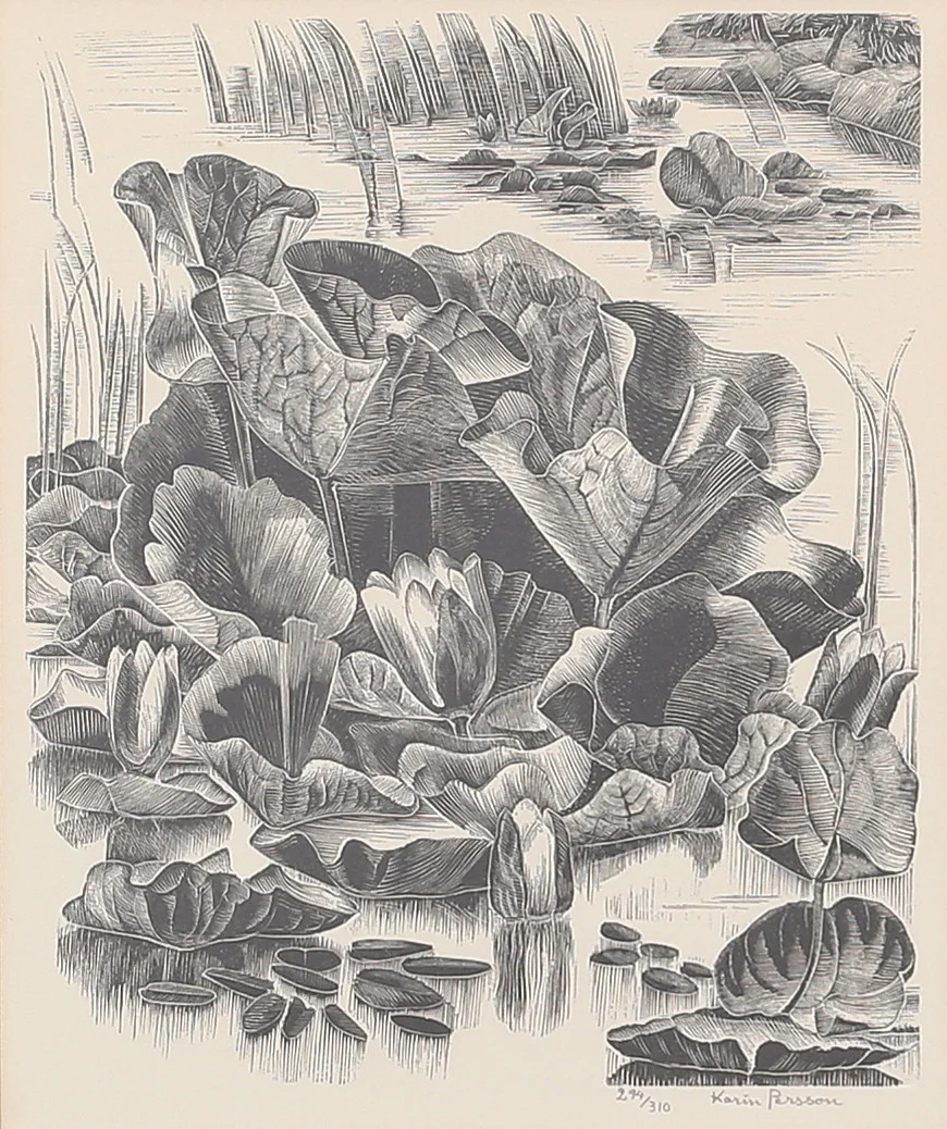 KARIN PERSSON. Näckrosor. Trägravyr, signerad och numrerad 294/310. — Engravings & Prints — Auktionshuset Thelin & Johansson