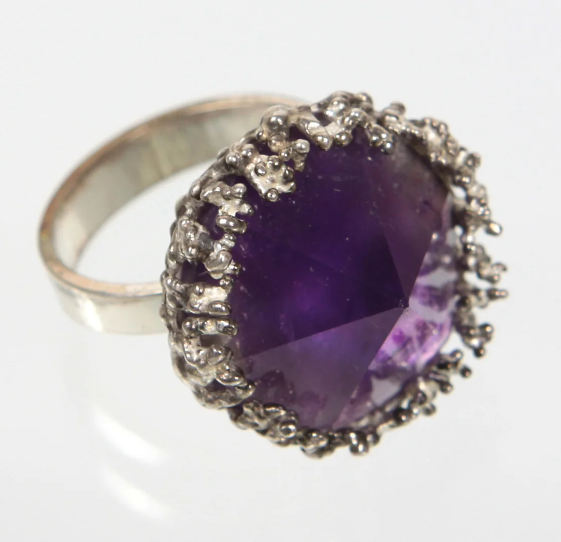AMETHYST DESIGNER RING, SILBER 925. — Rings — Auktionshaus Bossard