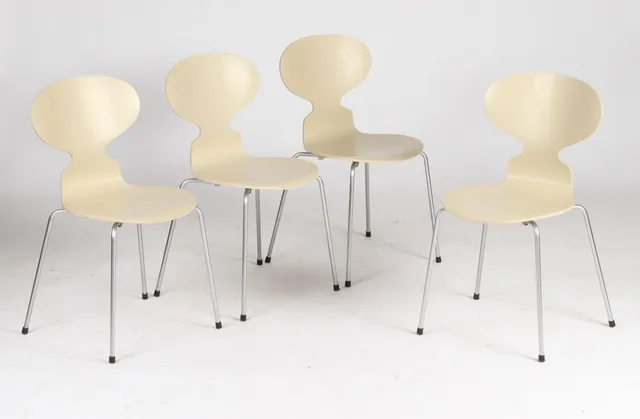 Arne Jacobsen. A set of four chairs, 'The Ant' with shells in bent veneered ash. (4)