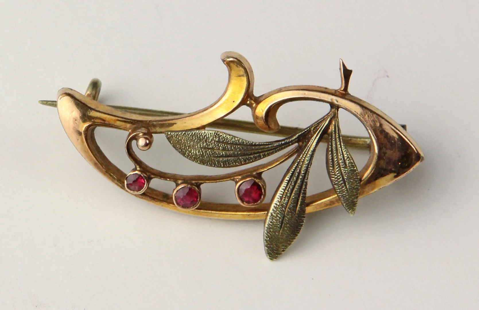 BROSCHE, Jugendstil um 1900. — Brooches & Pendants — Auktionshaus Bossard
