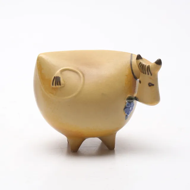 LISA LARSON. Figurin, stengods, Ko, Gustavsberg.