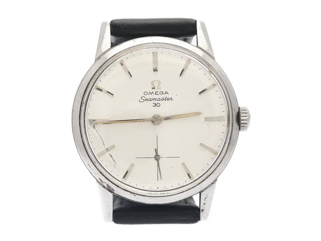 OMEGA, Seamaster 30, Cal 269, Serie nr. 20216779, Ref nr. ST 125.0003, Boett nr. 125.003-62, herrur, 35 mm, stål, manuell, plexiglas (skadat), liten sekundvisare, skadad urtavla, läderband, ca 1962, box. — Klockor/Omega — Kaplans