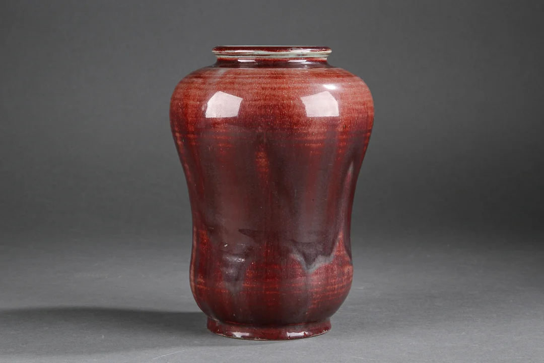 Royal Copenhagen. Vase af stentøj med okseblods glasur — Glass, porcelain and ceramics/Vases, bowls, dishes — Lauritz