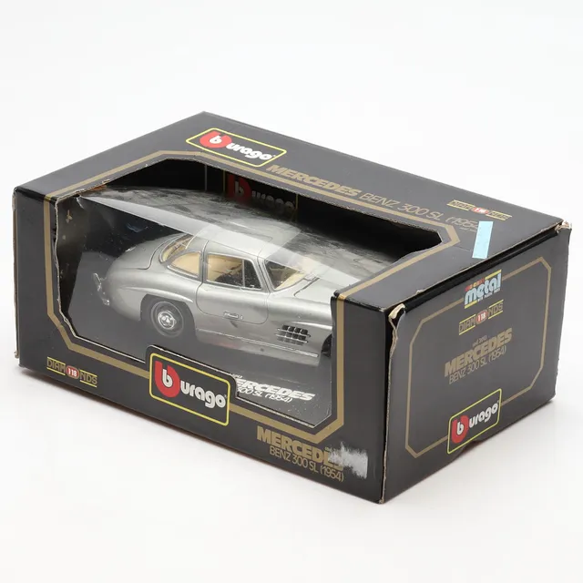 MODELLBIL, metall, "Mercedes Benz 300sl 1954", 1/18, Burago, Italien.